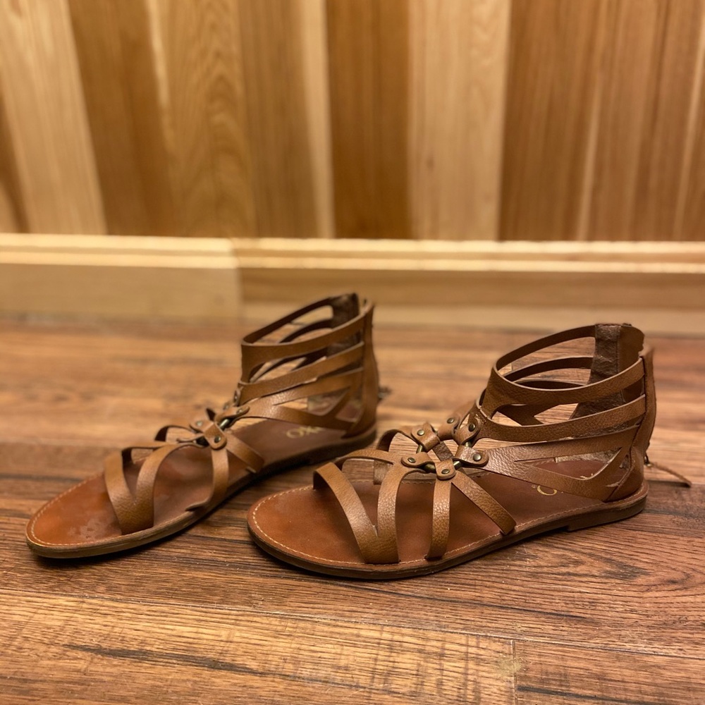 Sandals - Picture 2 of 3